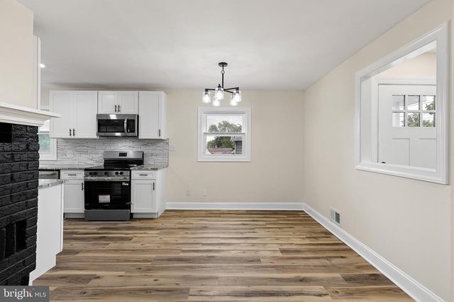 17 VARMAR DR, New Castle, DE 19720