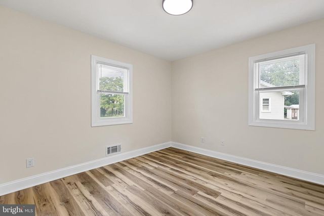17 VARMAR DR, New Castle, DE 19720