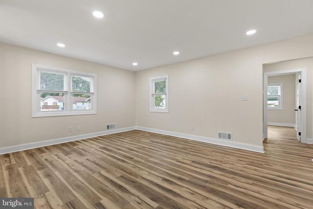 17 VARMAR DR, New Castle, DE 19720