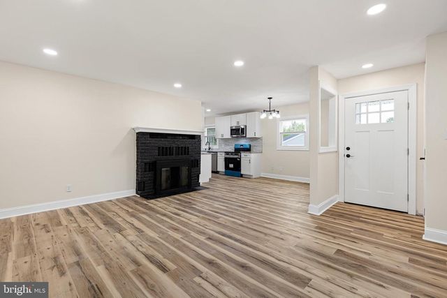 17 VARMAR DR, New Castle, DE 19720