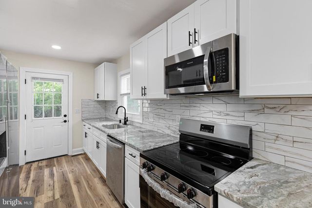 17 VARMAR DR, New Castle, DE 19720