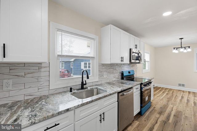 17 VARMAR DR, New Castle, DE 19720