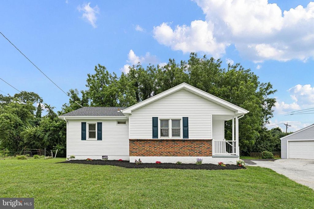 17 VARMAR DR, New Castle, DE 19720