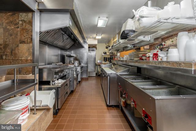 4 N WHITE HORSE PIKE N, Lindenwold, NJ 08021