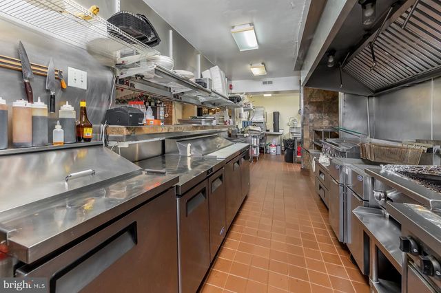 4 N WHITE HORSE PIKE N, Lindenwold, NJ 08021