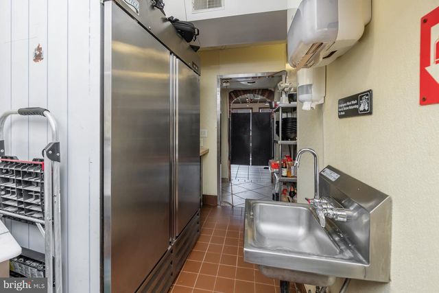 4 N WHITE HORSE PIKE N, Lindenwold, NJ 08021