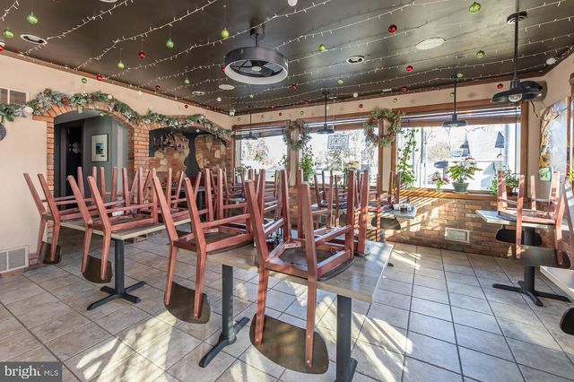 4 N WHITE HORSE PIKE N, Lindenwold, NJ 08021