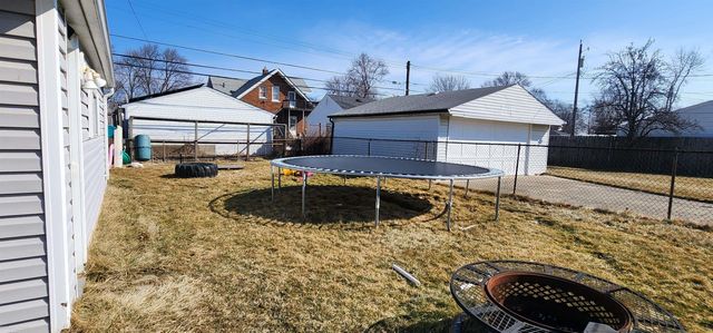 23125 Socia Street, Saint Clair Shores, MI 48082