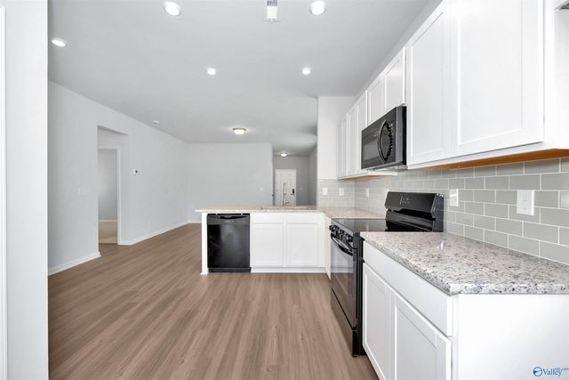 7210 Fox Glen Circle, Owens Cross Roads, AL 35763