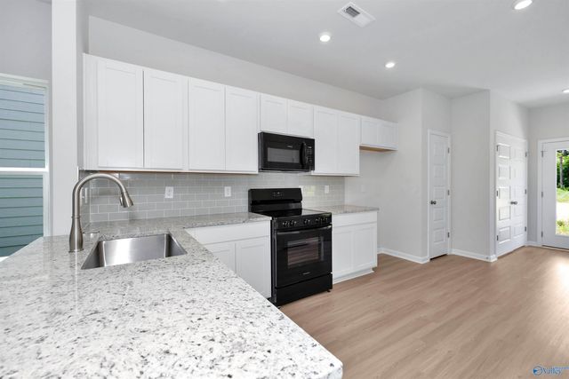 7210 Fox Glen Circle, Owens Cross Roads, AL 35763