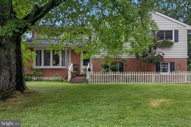 121 HOME LN, Landisville, PA 17538