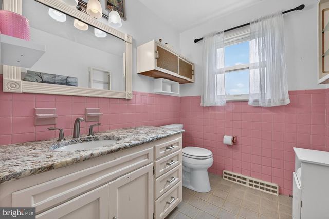 121 HOME LN, Landisville, PA 17538