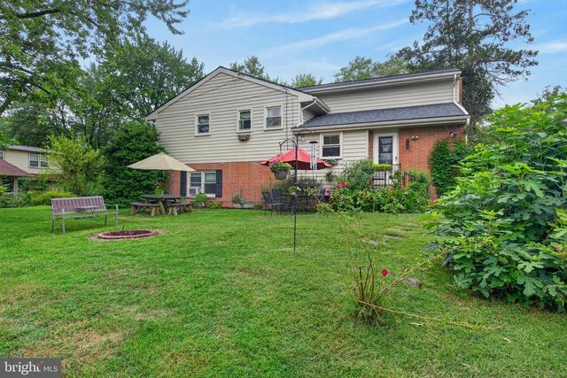 121 HOME LN, Landisville, PA 17538
