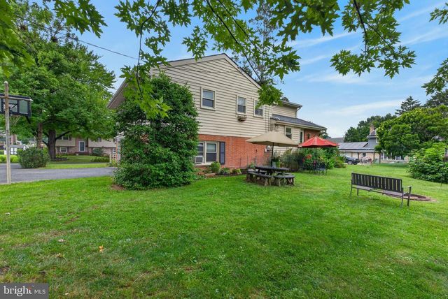 121 HOME LN, Landisville, PA 17538
