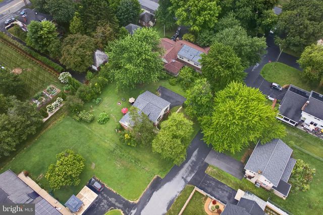 121 HOME LN, Landisville, PA 17538