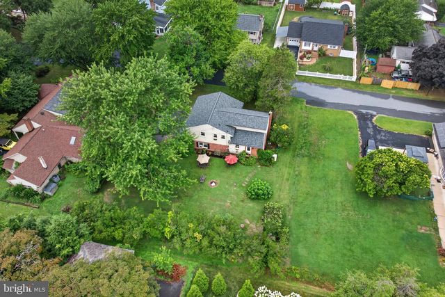 121 HOME LN, Landisville, PA 17538