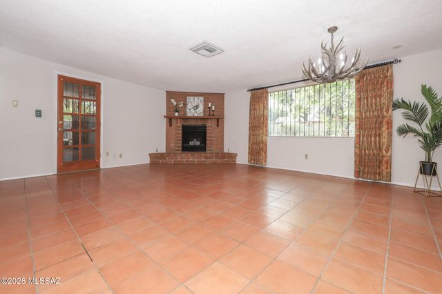 7509 E 42nd Street, Tucson, AZ 85730