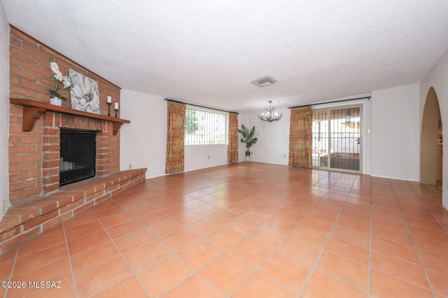7509 E 42nd Street, Tucson, AZ 85730