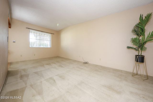 7509 E 42nd Street, Tucson, AZ 85730