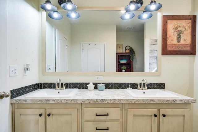 15461 Federal Road, La Pine, OR 97739