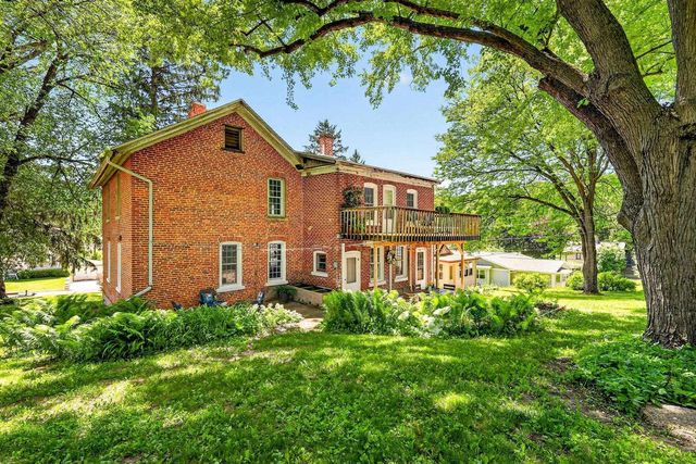 2703 Thinnes Street, Cross Plains, WI 53528