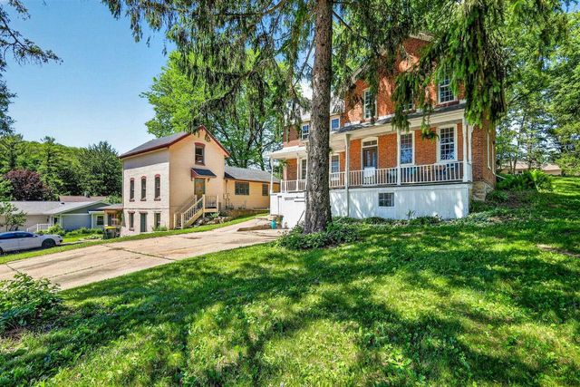 2703 Thinnes Street, Cross Plains, WI 53528