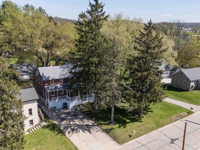 2703 Thinnes Street, Cross Plains, WI 53528