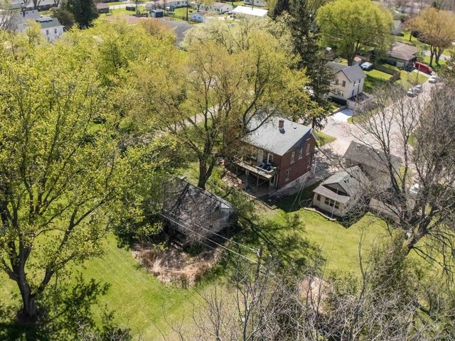 2703 Thinnes Street, Cross Plains, WI 53528