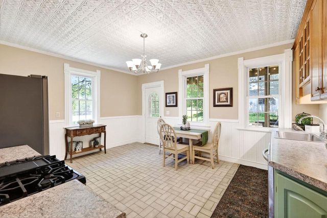 2703 Thinnes Street, Cross Plains, WI 53528