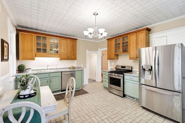 2703 Thinnes Street, Cross Plains, WI 53528