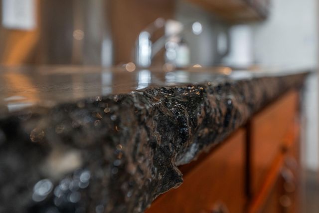 509 W Olive Street 206, Springfield, MO 65806