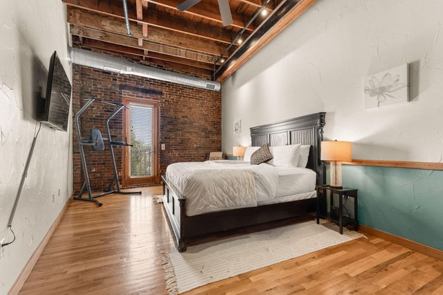 509 W Olive Street 206, Springfield, MO 65806