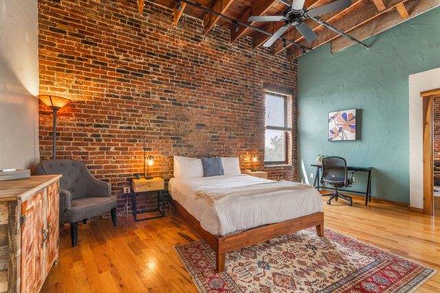 509 W Olive Street 206, Springfield, MO 65806