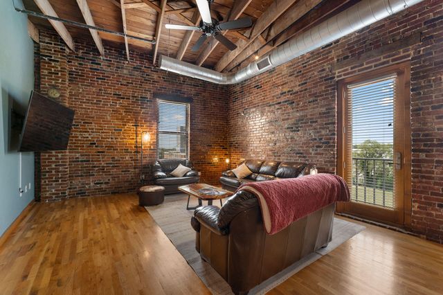 509 W Olive Street 206, Springfield, MO 65806