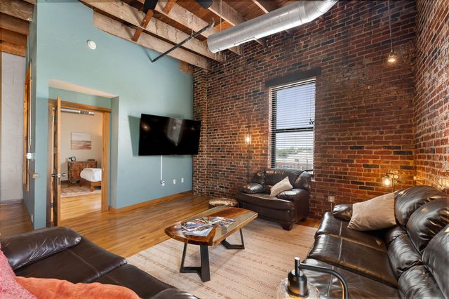 509 W Olive Street 206, Springfield, MO 65806