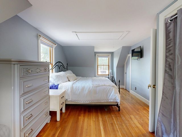 8 Shepard Ave, Pembroke, MA 02359