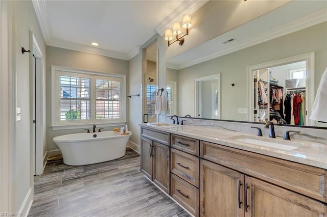 1808 A New Garden Road, Greensboro, NC 27410