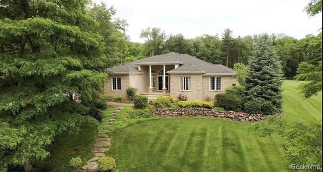 5516 W Lowe Road, Fowlerville, MI 48836
