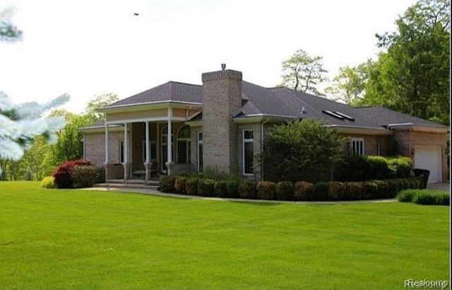 5516 W Lowe Road, Fowlerville, MI 48836