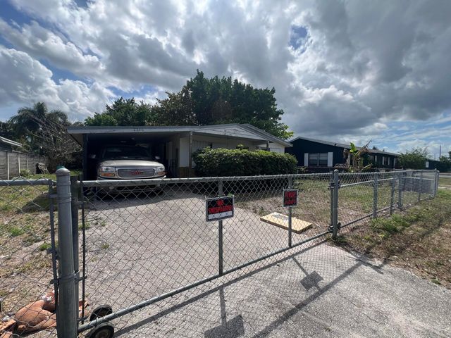 4340 Broadway Street, Lake Worth, FL 33461