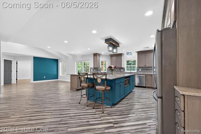 26987 Crawford Road, Romulus, MI 48174