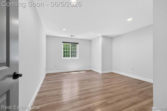 26987 Crawford Road, Romulus, MI 48174