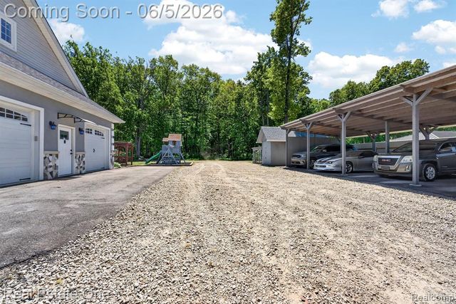 26987 Crawford Road, Romulus, MI 48174