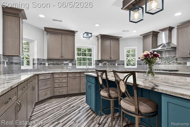 26987 Crawford Road, Romulus, MI 48174