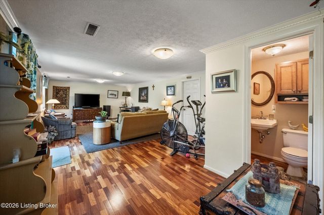 613 Dorsey Way, Louisville, KY 40223