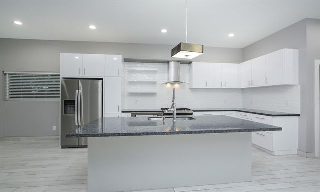 309 E 43rd Street A, Houston, TX 77022