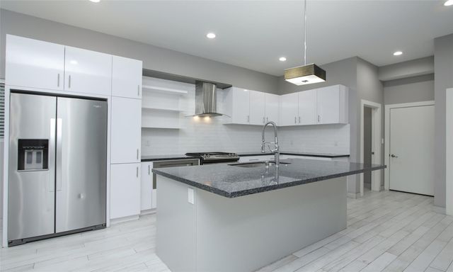 309 E 43rd Street A, Houston, TX 77022