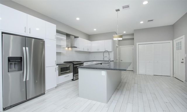 309 E 43rd Street A, Houston, TX 77022