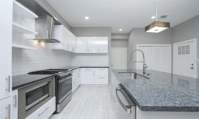 309 E 43rd Street A, Houston, TX 77022