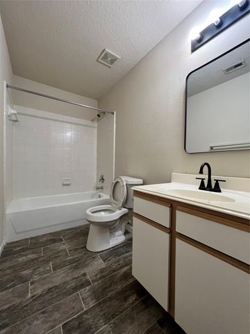 2839 Oakland Brook Street, Houston, TX 77038